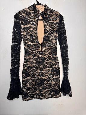 Brand new Missguided beige dress with black lace detail Size-Xs
